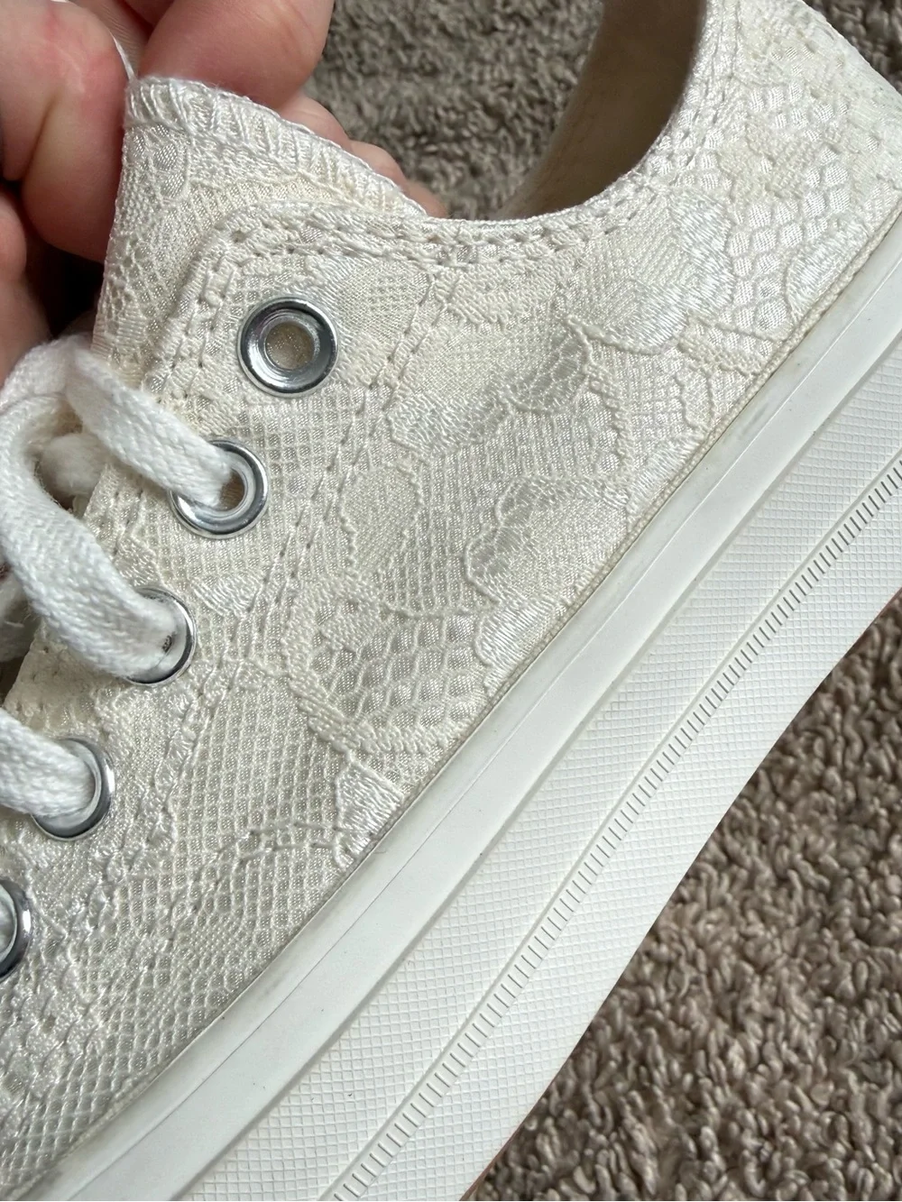 Converse Lace Low-Top Sneakers in Cream - Picture 6 of 7